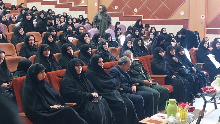 فرزند شهید شادمانی: رهبر شهید به کنشگری هوشمندانه بانوان معنا بخشید