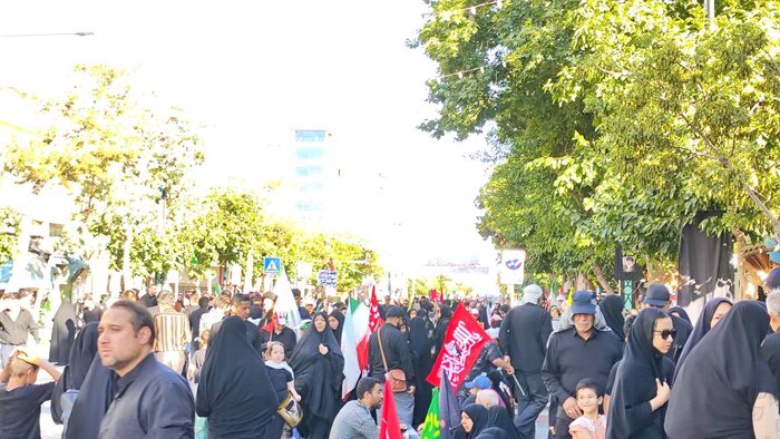 اتباع افغانستانی همقدم با ایرانیها در بدرقه رهبر شهید