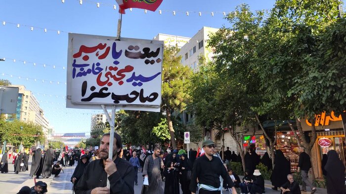 اتباع افغانستانی همقدم با ایرانیها در بدرقه رهبر شهید