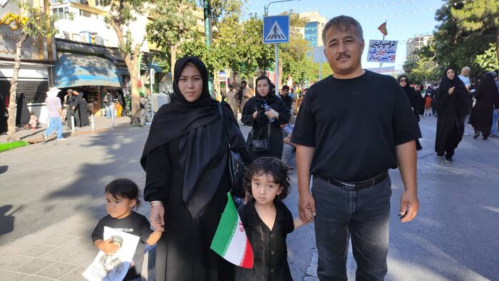 اتباع افغانستانی همقدم با ایرانیها در بدرقه رهبر شهید