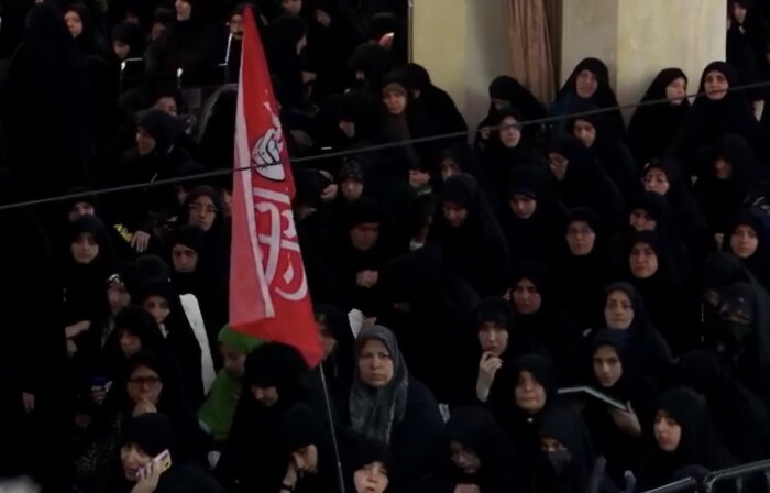 آیین بزرگداشت نخستین شب تدفین رهبر شهید در حرم حضرت معصومه برگزار شد