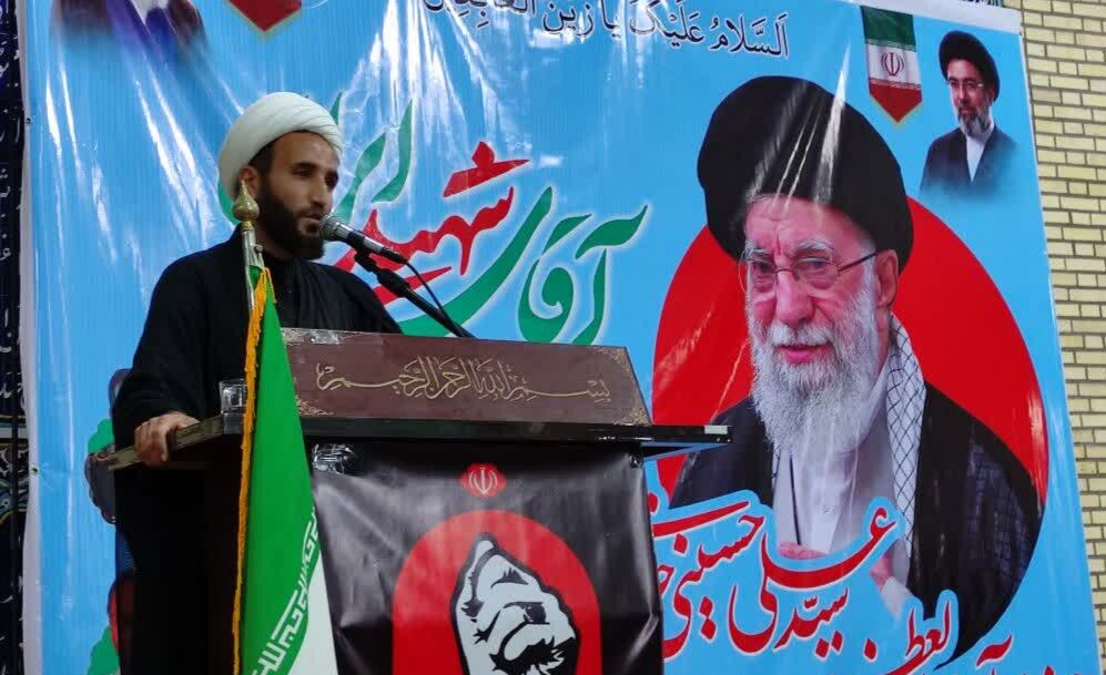 مسوول دفتر حوزه ولی فقیه در گتوند: دشمن در جدا کردن ملت از رهبر شهید ناکام ماند