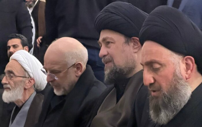 وداع سید عمار حکیم با رهبر شهید ایران در جوار بارگاه ملکوتی حضرت امام رضا (ع)
