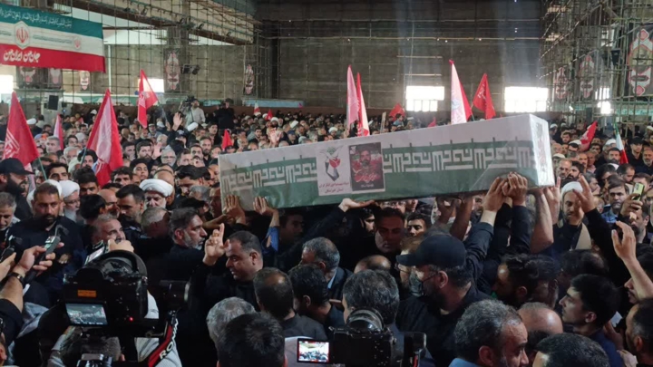 پیکر مطهر سه شهید حافظ امنیت در اهواز تشییع شد