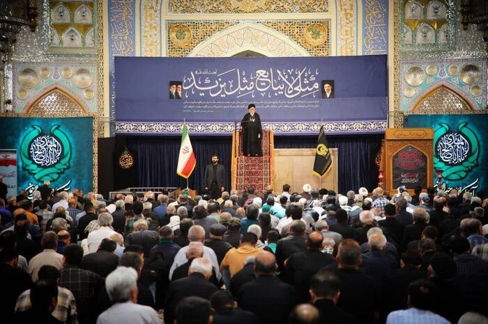 امام جمعه مشهد: تشییع پیکر مطهر باید شهید امت در عراق نشان دهنده شکست قدرت نرم آمریکا بود