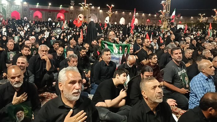 آیین بزرگداشت قائد شهید امت از سوی رهبر معظم انقلاب در حرم مطهر رضوی برگزار شد