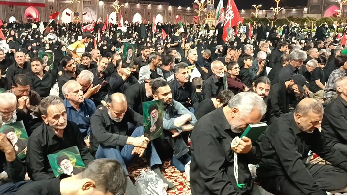 آیین بزرگداشت قائد شهید امت از سوی رهبر معظم انقلاب در حرم مطهر رضوی برگزار شد