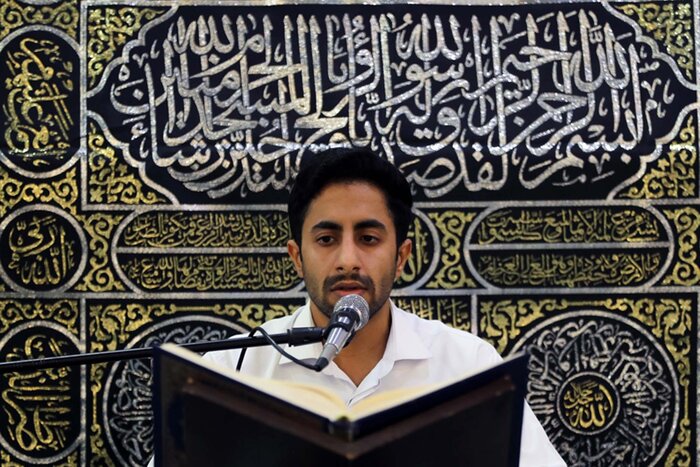 محفل انس با قرآن گرامیداشت یاد رهبر شهید انقلاب در کیش برگزار شد