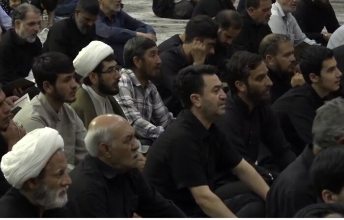 آیین بزرگداشت رهبر شهید در حرم حضرت معصومه(س) برگزار شد