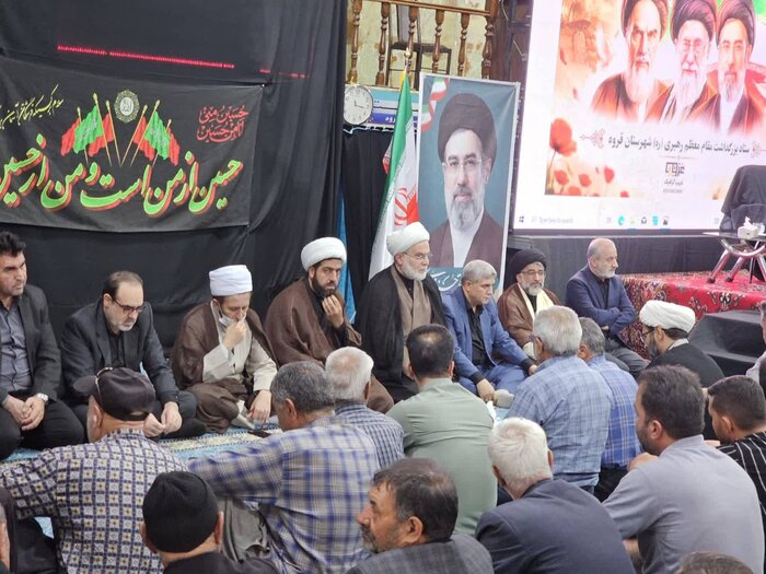 طنین فریاد «قصاص» در قلب کردستان / حضور مقتدرانه مردم در مراسم گرامیداشت رهبر شهید
