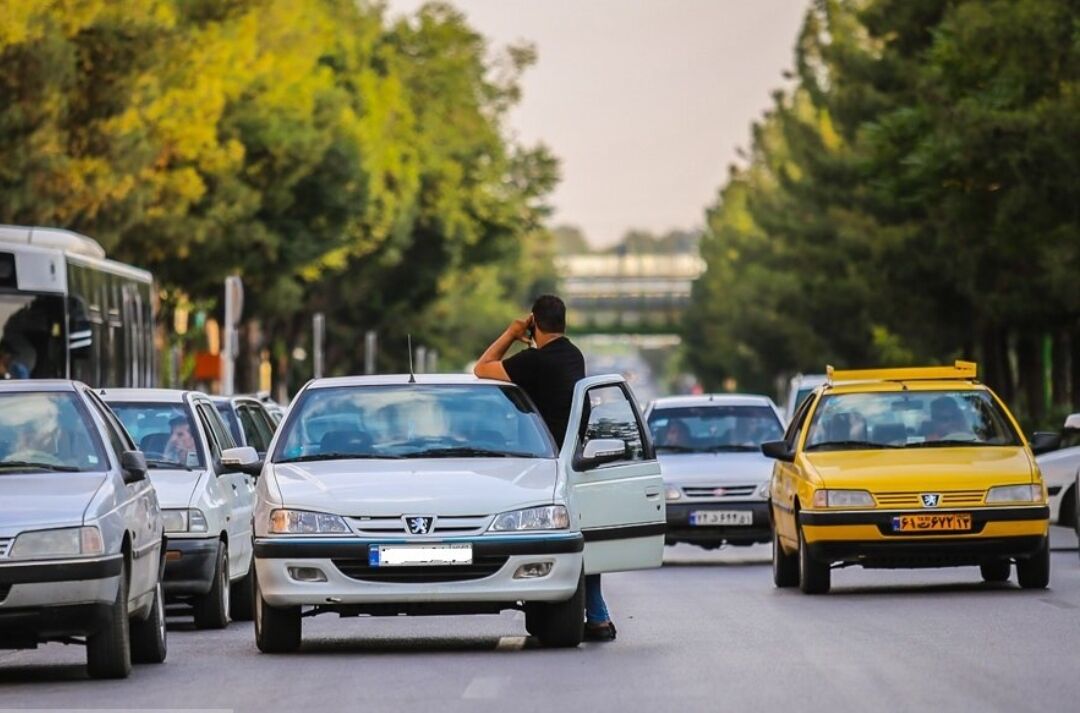ترافیک شیراز؛ معمای پارکینگ یا ناهنجاری فرهنگ رانندگی؟