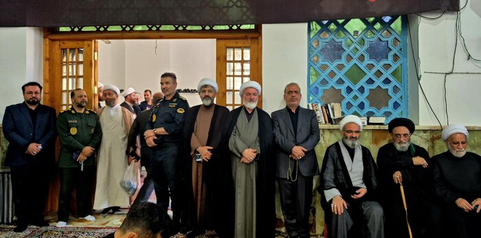 شاهرودیها ایستاده در سوگ آقای شهید ایران