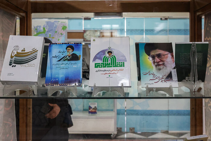 نمایشگاه کتاب یک عمر آگاهی در حرم رضوی گشایش یافت