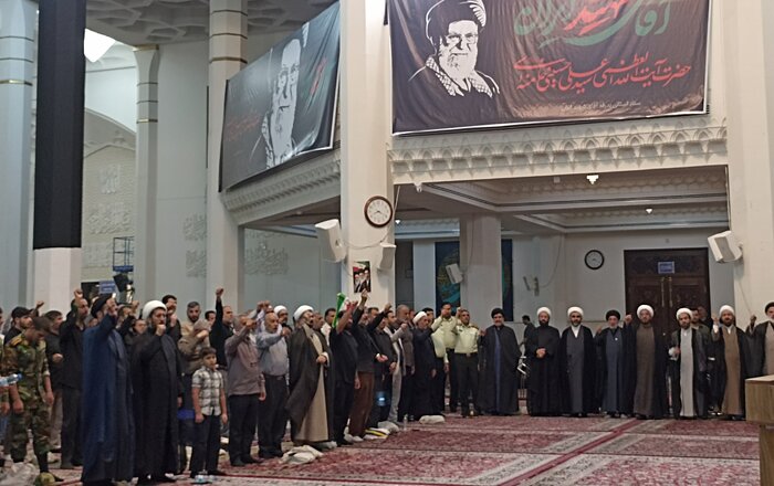 مراسم بزرگداشت رهبر شهید در حرم مطهر شاهچراغ(ع) برگزار شد