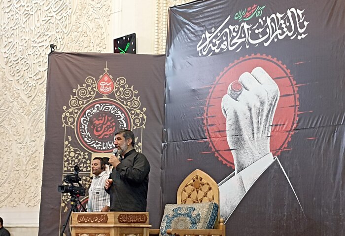 مراسم بزرگداشت رهبر شهید در حرم مطهر شاهچراغ(ع) برگزار شد