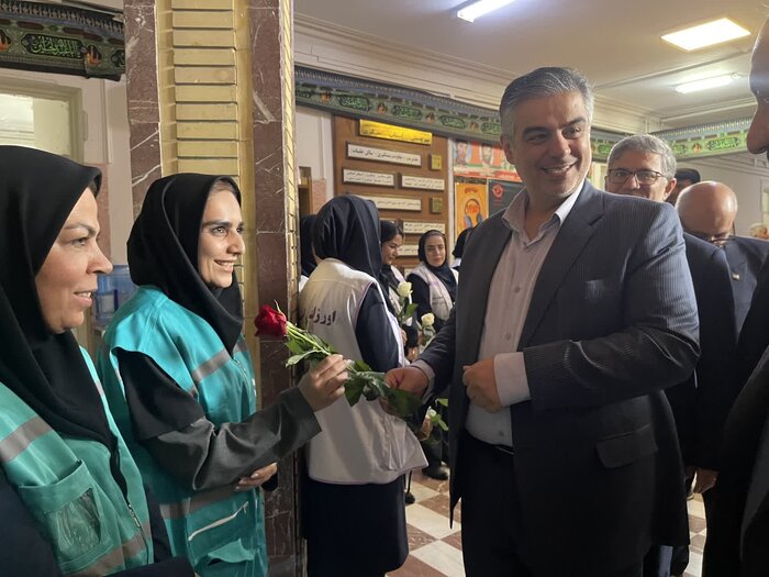 استاندار مرکزی: توسعه پایدار بدون توجه به بهزیستی و آسیبهای اجتماعی محقق نمیشود