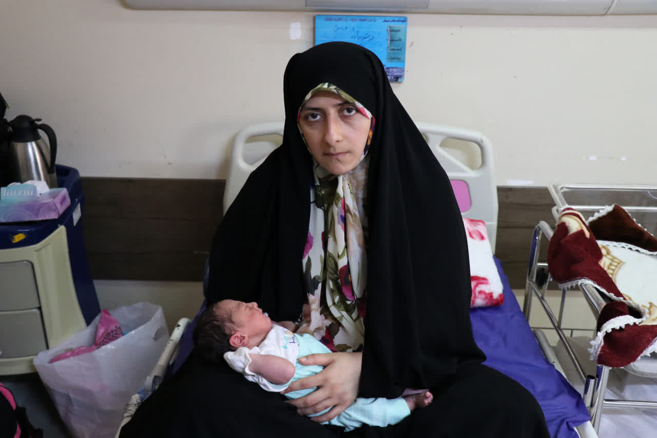 یک بانوی ۳۵ ساله بابلی فرزند هشتم خود را به دنیا آورد