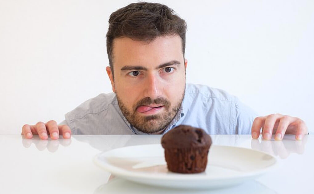پشت پرده هوسهای شیرین؛ چرا بدن ناگهان شیرینی میخواهد؟