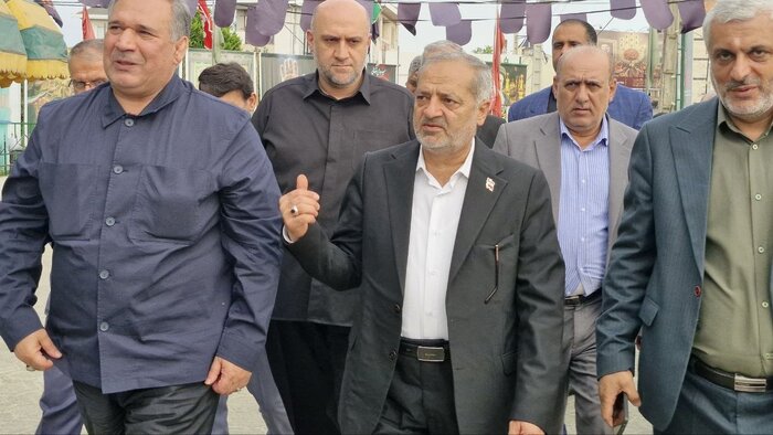 وزیر آموزشوپرورش سفر به تنکابن و رامسر را با حضور در گلزار شهدای شیرود آغاز کرد