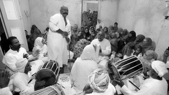 ساحلنشینِ صبورِ سینمای ایران و کاغذهای بیخط