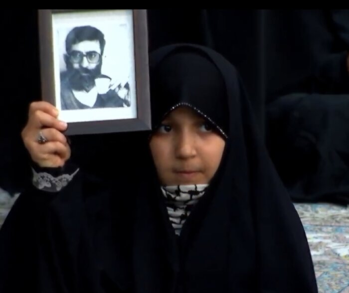اعلام جنگ و صلح از وظایف انحصاری ولی فقیه است