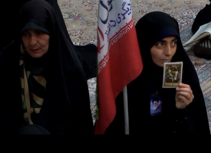 اعلام جنگ و صلح از وظایف انحصاری ولی فقیه است