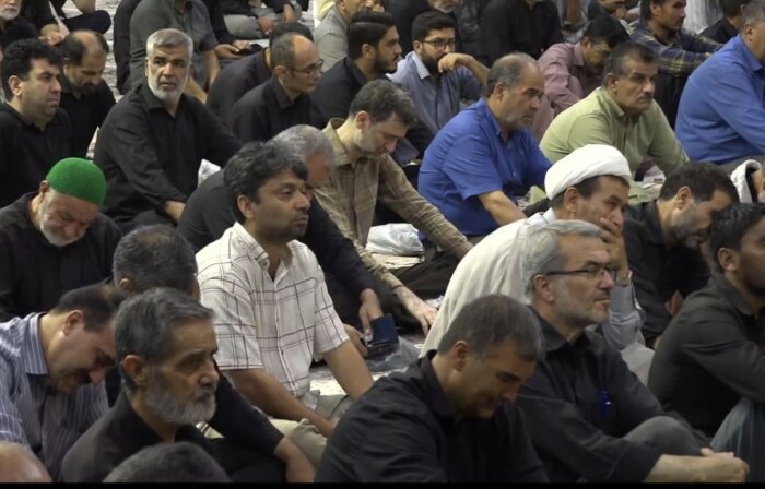 اعلام جنگ و صلح از وظایف انحصاری ولی فقیه است