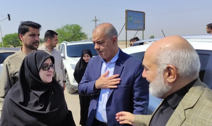 ادای احترام سخنگوی دولت به شهدای گمنام آرامگاه قیصر امینپور در گتوند