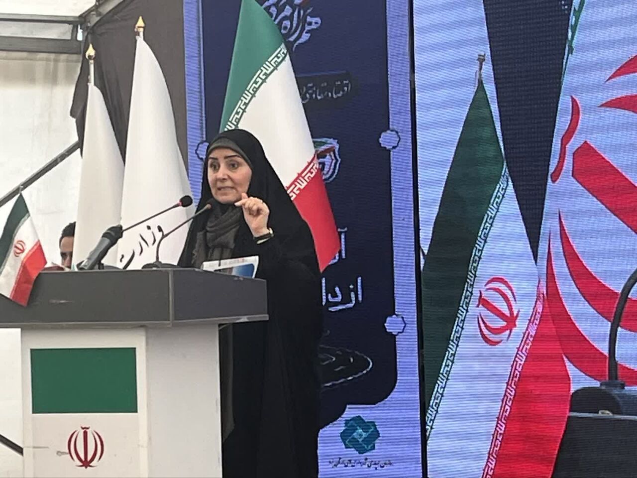 فرزانه صادق: وظیفه وزارت راه و شهرسازی، مرمت سریع ویرانی‌های جنگ است