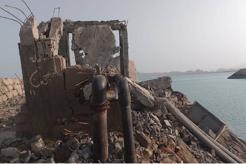 « Un crime de guerre flagrant »: une frappe américaine vise une usine de dessalement d’eau au sud de l’Iran et prive environ 10 000 personnes d’eau « Un crime de guerre flagrant »: une frappe américaine vise une usine de dessalement d’eau au sud de l’Iran et prive environ 10 000 personnes d’eau