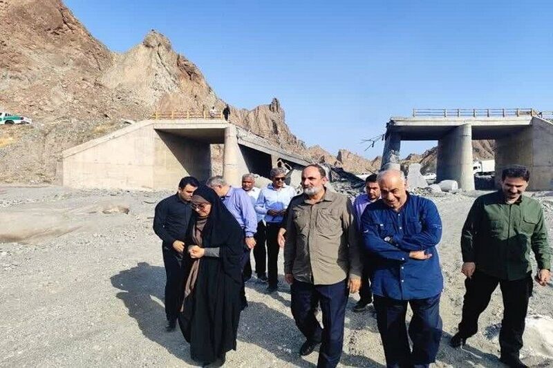 وزیر راه و شهرسازی: آواربرداری و بازگشایی راههای هرمزگان ادامه دارد