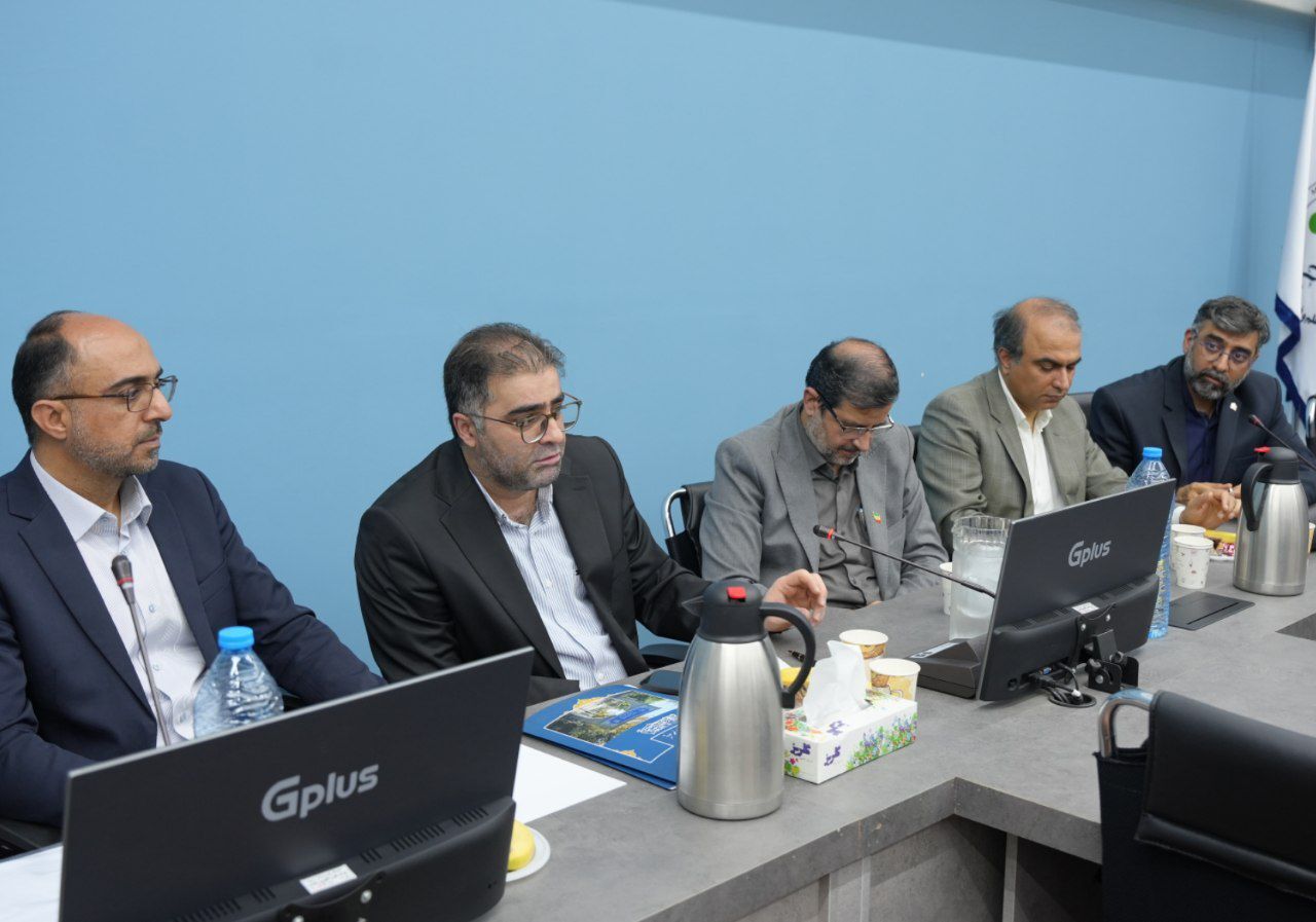 تفاهمنامه راه‌اندازی مرکز توسعه کسب و کارهای حوزه زعفران در مشهد امضا شد