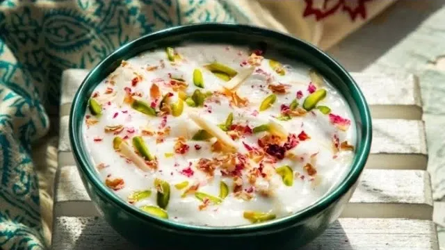 یخماست؛ دسر سنتی ایرانی که تابستان را خنکتر میکند