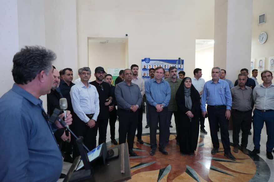 وزیر راه: بنادر بوشهر در جنگ ۴۰ روزه نماد ایستادگی جبهه اقتصادی بودند وزیر راه: بنادر بوشهر در جنگ ۴۰ روزه نماد ایستادگی جبهه اقتصادی بودند