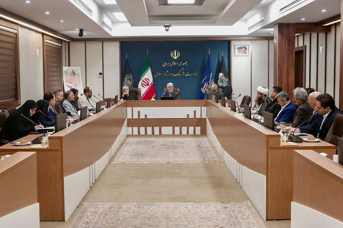 وزیر فرهنگ: پاسداشت زبان فارسی را نباید تکلیف اداری و قانونی بدانیم