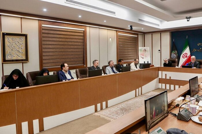 وزیر فرهنگ: پاسداشت زبان فارسی را نباید تکلیف اداری و قانونی بدانیم