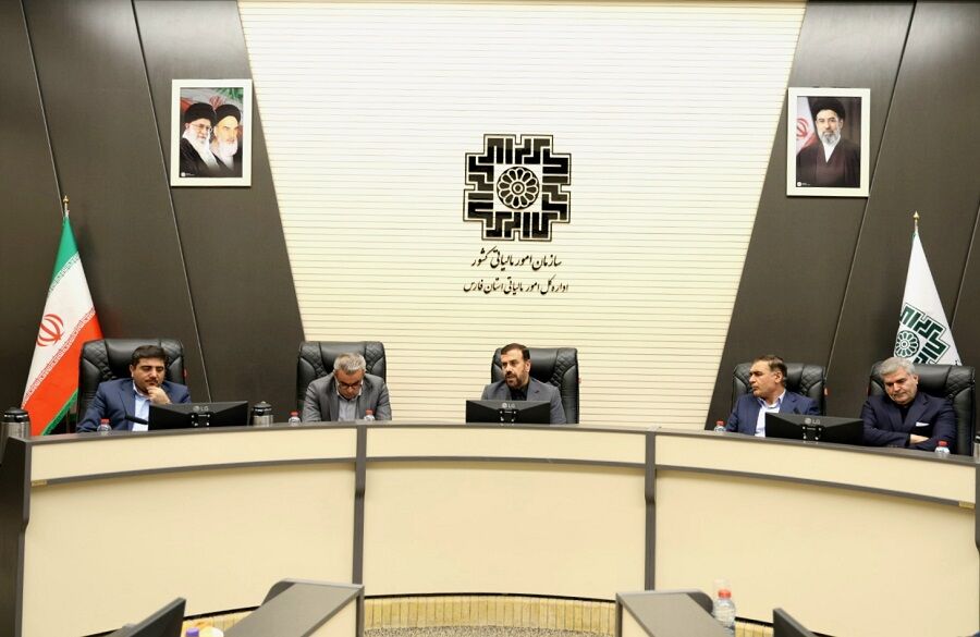 استاندار فارس: قرارگاه اقتصادی استان باید با آرایش جنگی اداره شود