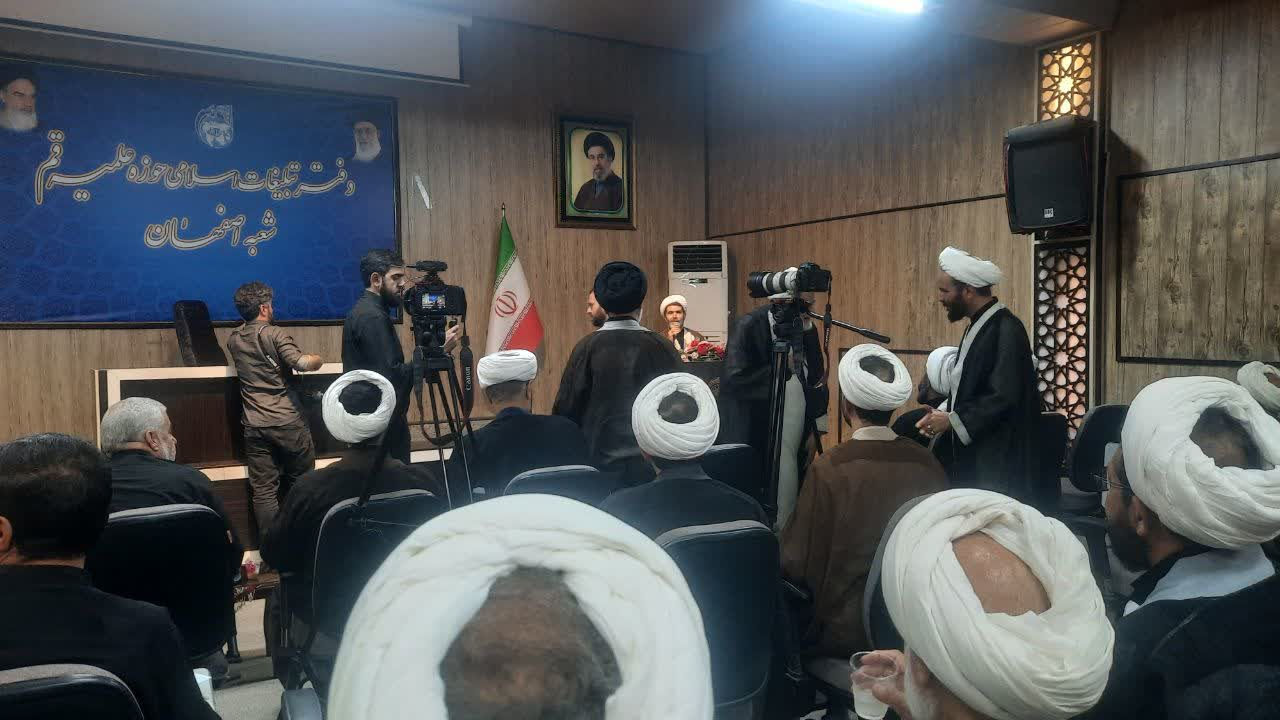 مبلغان اربعین سفیران مکتب عاشورا هستند/ تاکید بر تقدم خودسازی بر دیگرسازی و امیدآفرینی