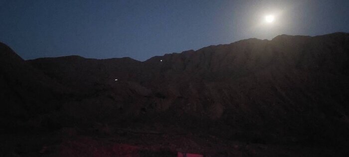 نجات ۲ کوهنورد گرفتار در ارتفاعات بنهکوه گرمسار پس از ۱۵ ساعت عملیات امدادی