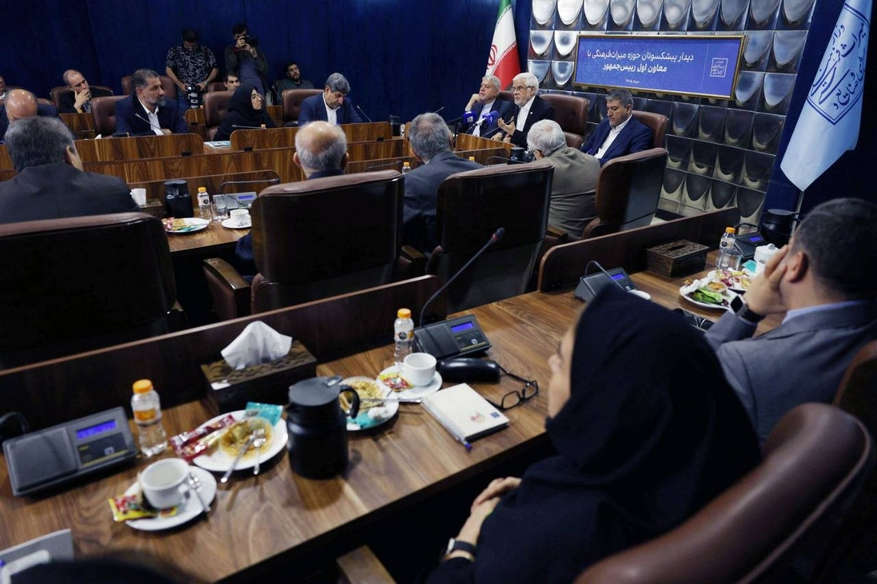 عارف: دشمن با هویت و تمدن ایرانی جنگید اما شکست خورد
