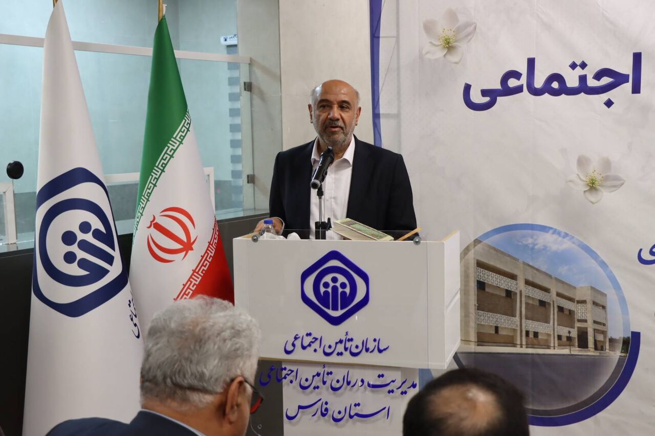 وزیر کار: توسعه متوازن و تداوم خدمترسانی با وجود تحریمها اولویت دولت است
