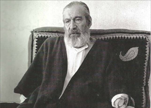 مردی که اصفهان را نوشت