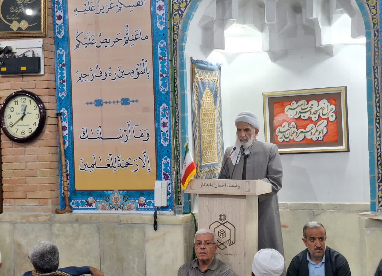 امام جمعه سنندج از خدمت کردستانیها به زائران اربعین تقدیر کرد
