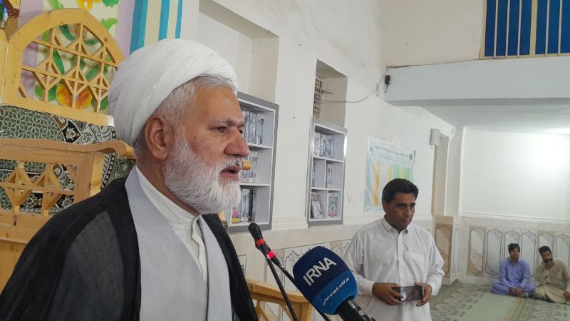 امام جمعه خاش: تبعیت از رهبر انقلاب، محور صیانت از منافع ملی است