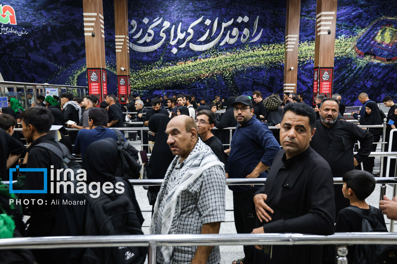 Iranian Arbaeen pilgrims entering Iraq through Chazabeh border crossing