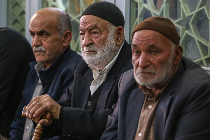 گرد پیری بر رخسار مازندران