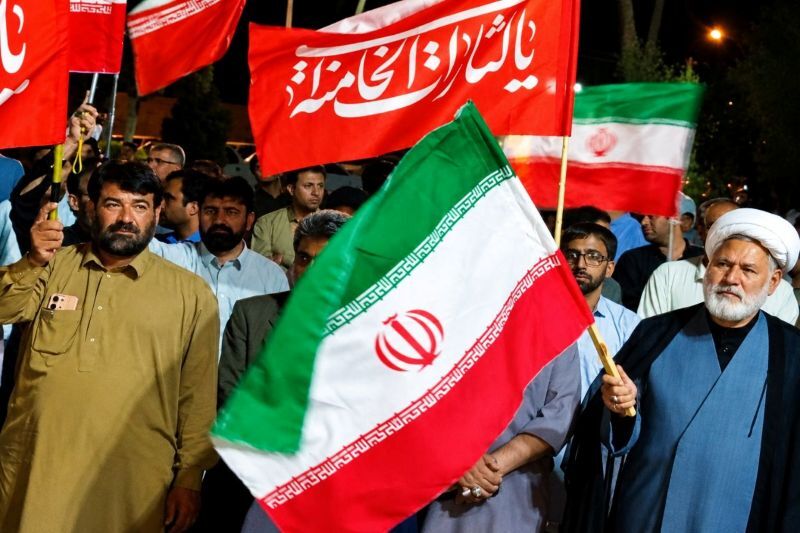 تداوم تجمع ۱۵۵ شبانه در خاش؛ نماد کمنظیر وحدت و مقابله با توطئههای دشمنان