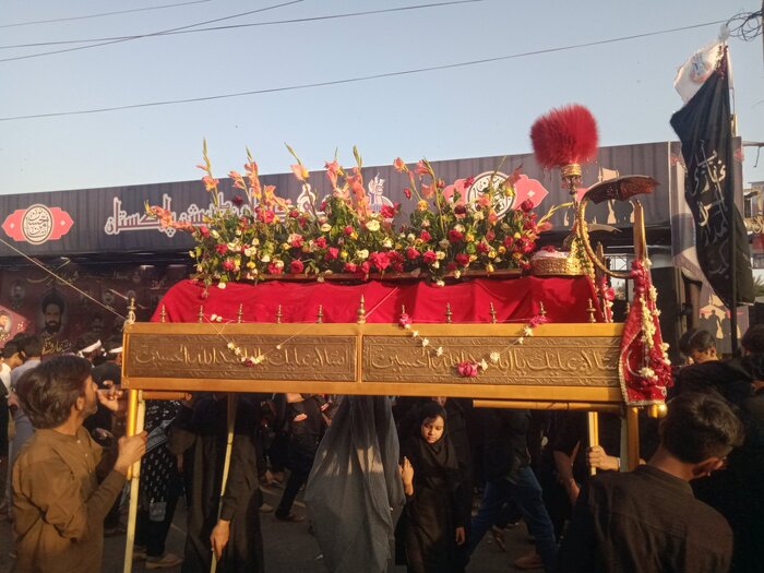 برپایی آیین های سوگواری اربعین حسینی در پاکستان