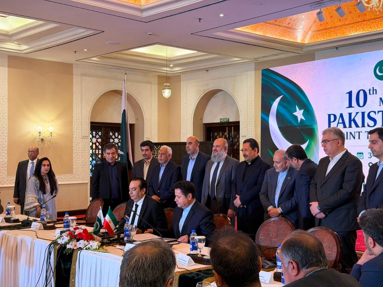 ایران و پاکستان تفاهم نامه تقویت همکاری های تجاری امضا کردند + عکس و فیلم
