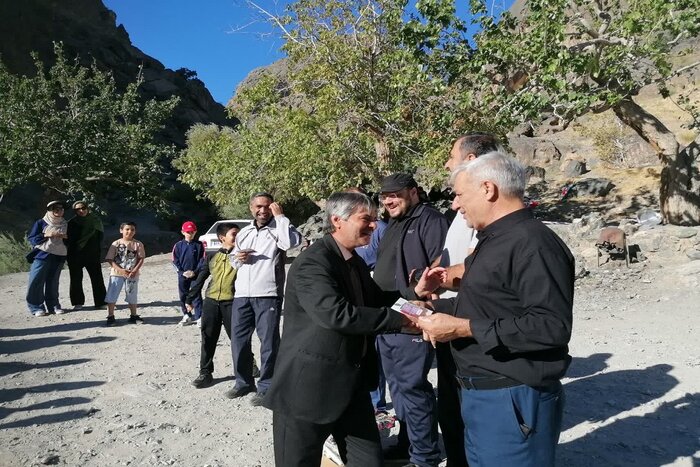 همگام با خانواده؛ خبرنگاران بیرجند به استقبال هفته خبرنگار رفتند